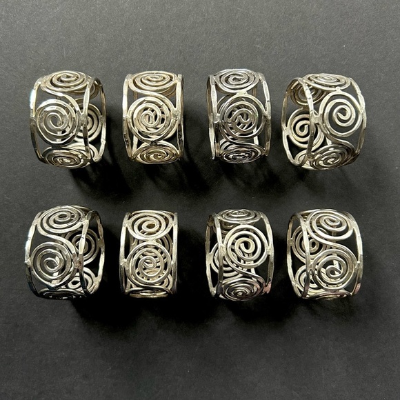 Hammered 90s Style Silver Toned Swirl Napkin Rings, Set of 8 - Picture 1 of 12